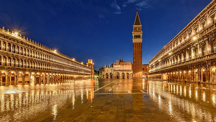 Quảng trường Piazza San Marco.jpg